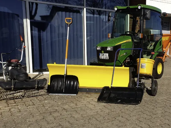 Die Helfer UnsereVision Winterraeumtechnik 600x450