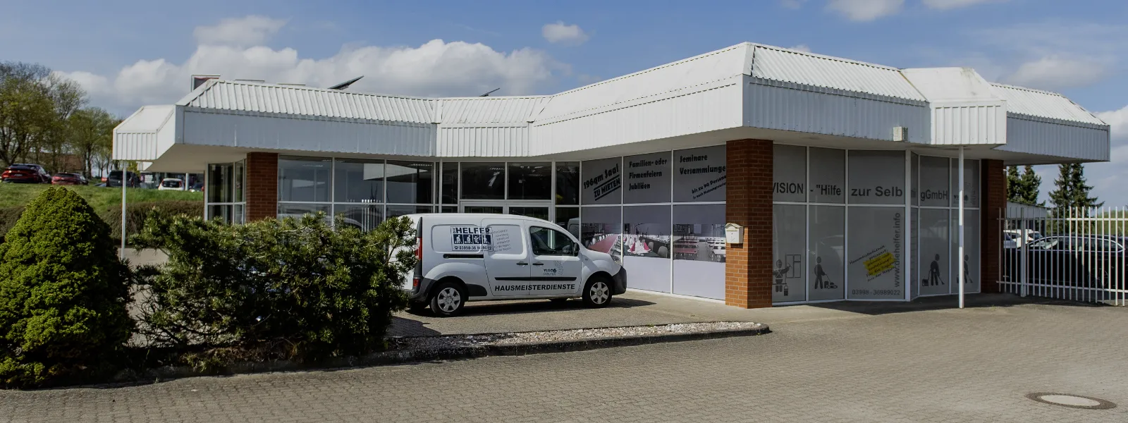 Hausmeisterdienste Vision Die Helfer Firmengebaeude 1600x600