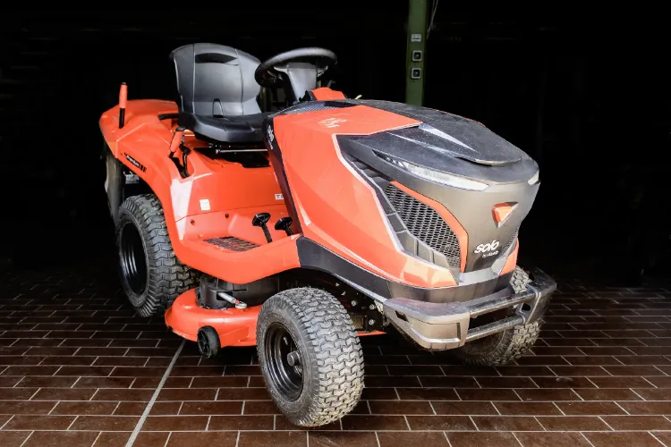 Rasentraktor Aufsitzmaeher 750x500