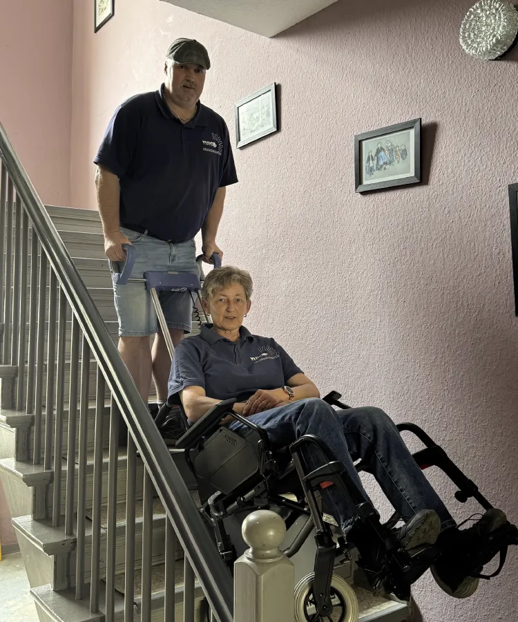 Krankenfahrten mobiler Treppensteiger 750x900